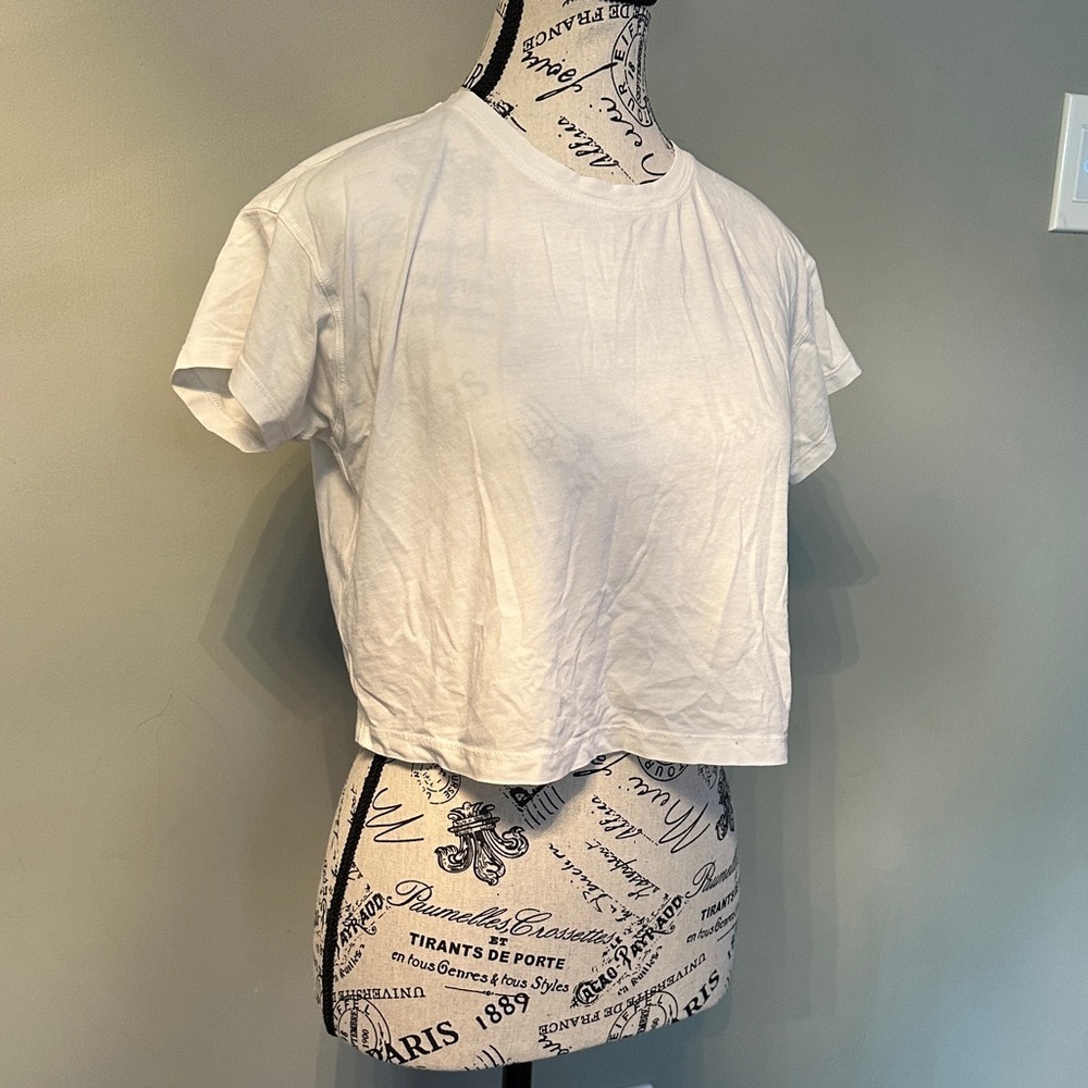 Lululemon size 4 Crop Top